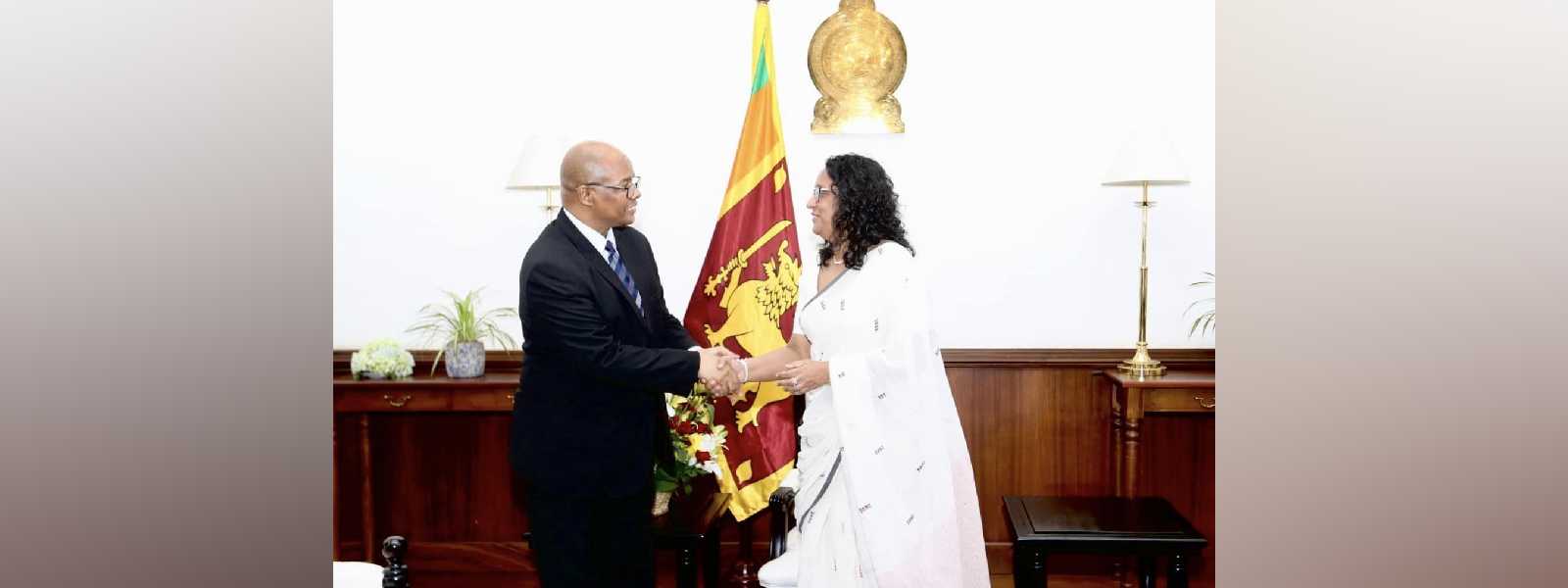 කියුබානු තානාපති අගමැතිවරිය හමුවෙයි..